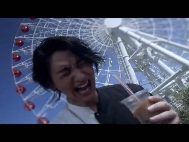 泰迦奥特曼: 全剧组伙食最好的男人,居然偷喝小姐姐剩下的奶茶!